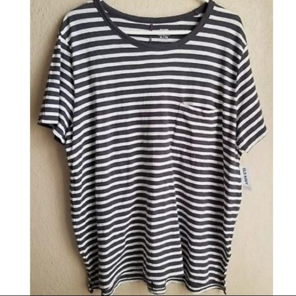 🎉CLOSET CLEAROUT🎉 Old Navy Boyfriend Tee
